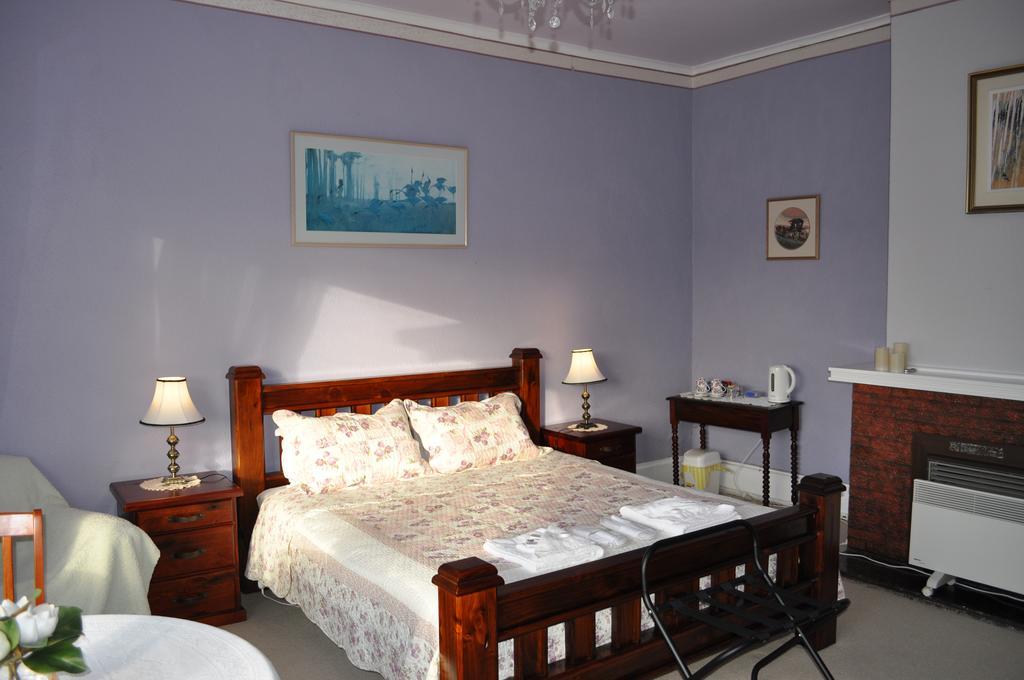 Roslyn House Bed & Breakfast Bushy Park Екстериор снимка