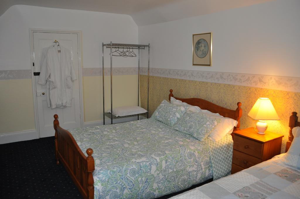 Roslyn House Bed & Breakfast Bushy Park Екстериор снимка