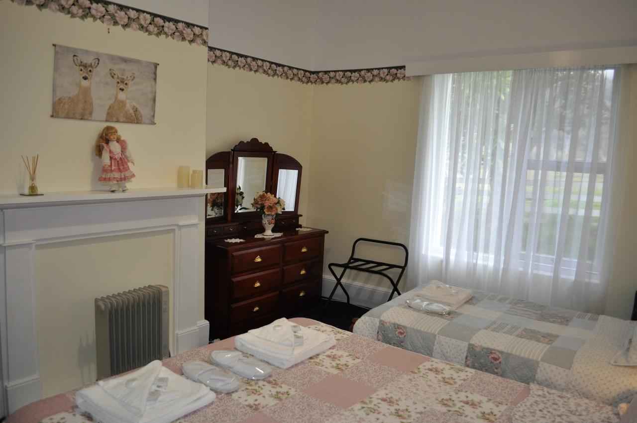 Roslyn House Bed & Breakfast Bushy Park Екстериор снимка