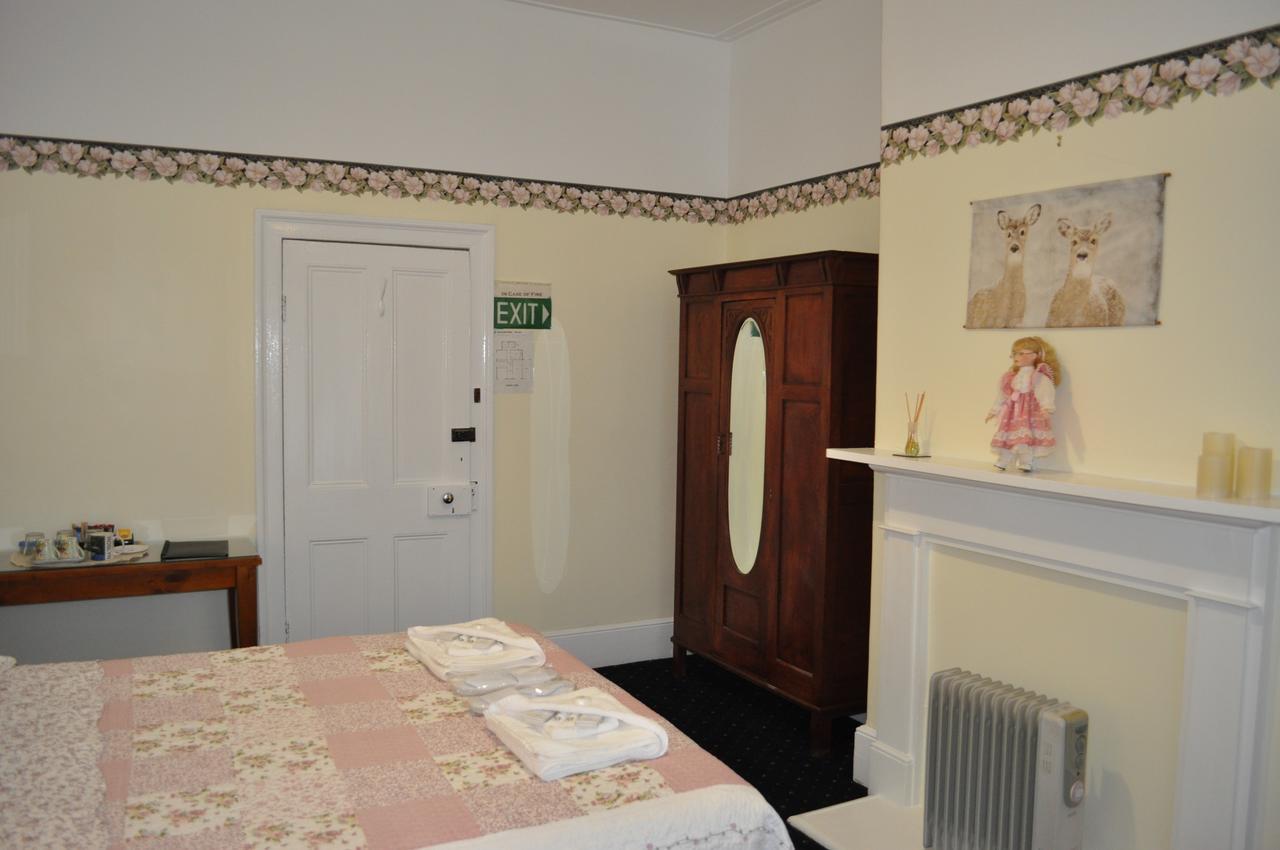 Roslyn House Bed & Breakfast Bushy Park Екстериор снимка