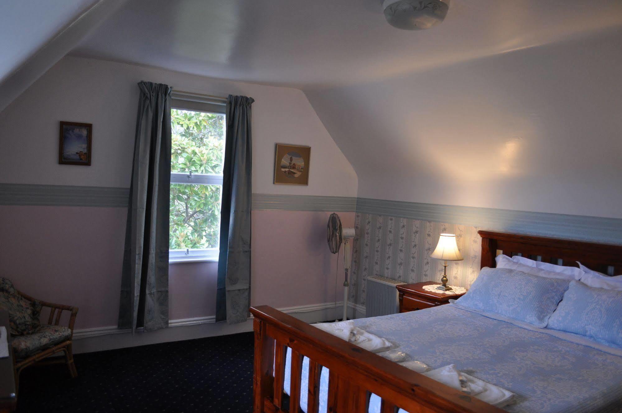 Roslyn House Bed & Breakfast Bushy Park Екстериор снимка
